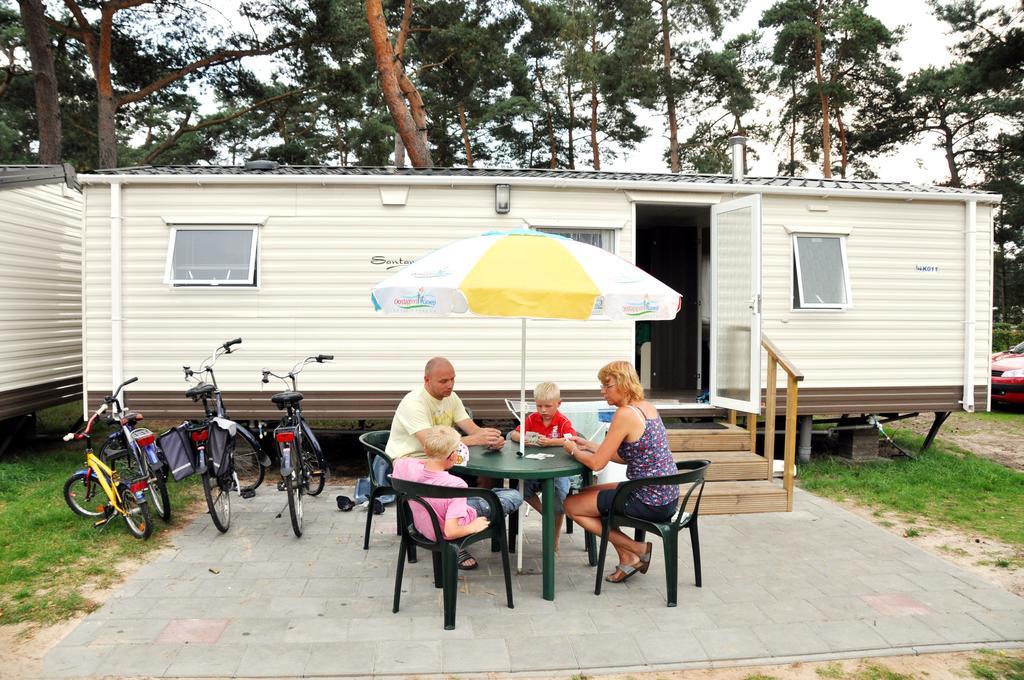 Camping Blauwe Meer Nv Hotel Lommel Phòng bức ảnh