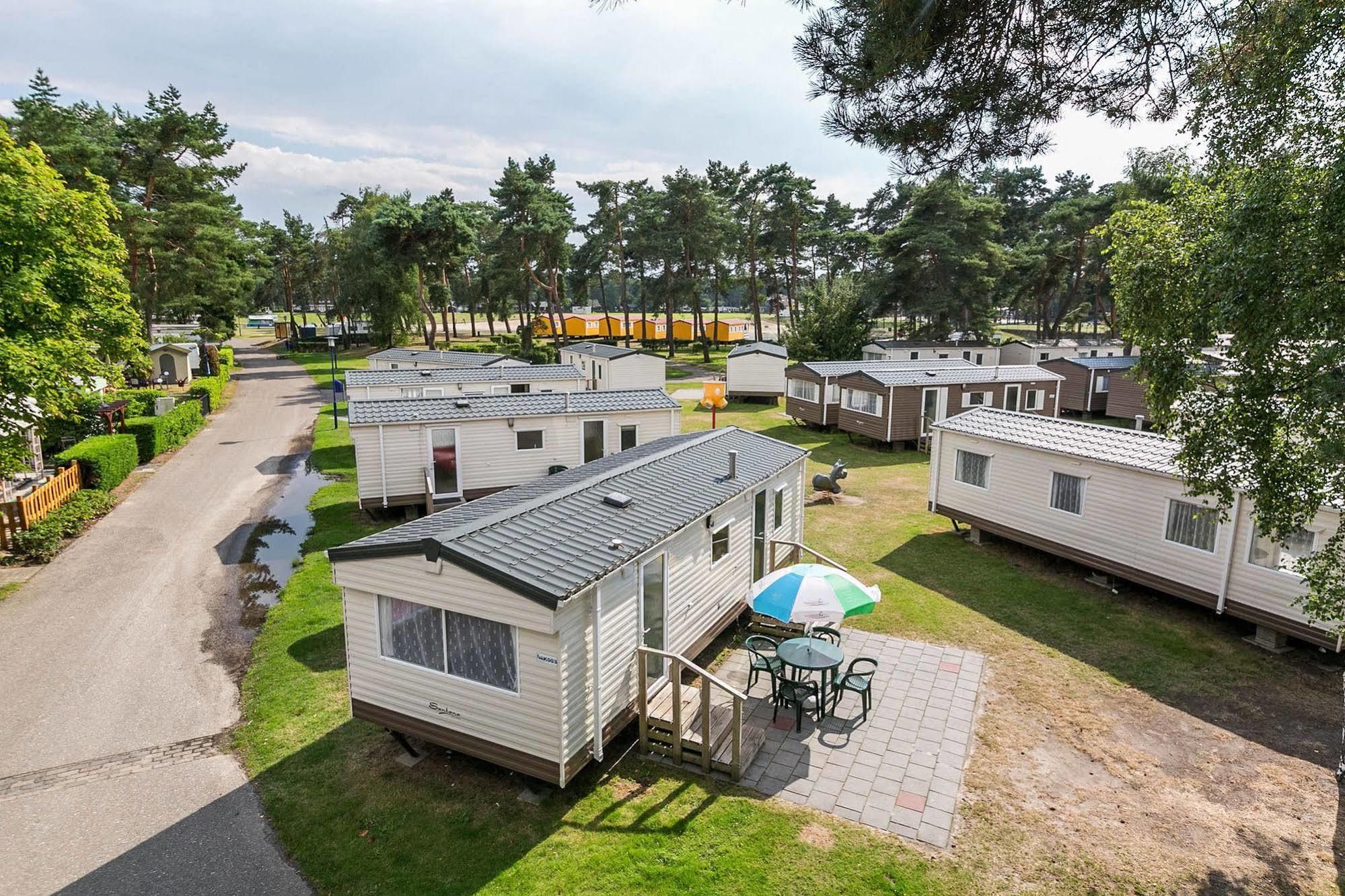 Camping Blauwe Meer Nv Hotel Lommel Ngoại thất bức ảnh